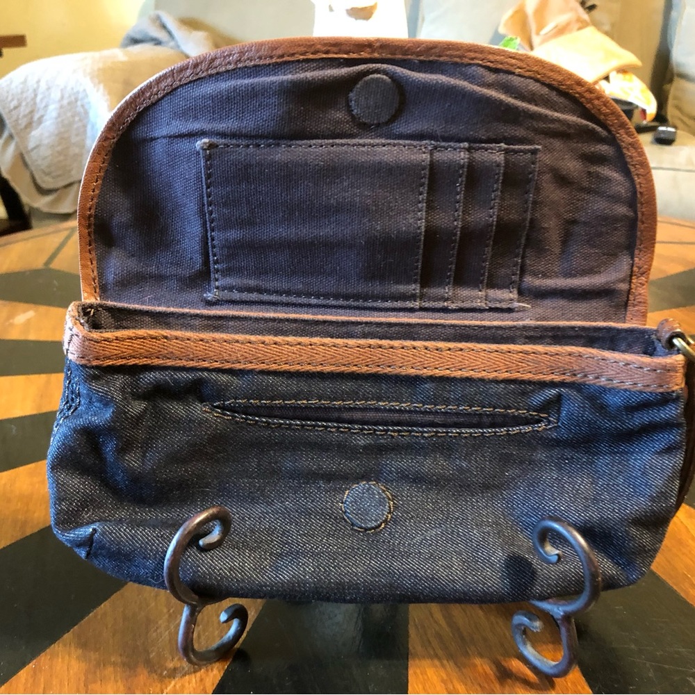 Lucky Brand Cute and Functional Denim With Leather Trim Wristlet - Picture 2 of 11